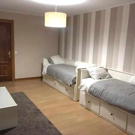 House With 5 Bedrooms In With Furnished Terrace 2 Km From The Dom wakacyjny *