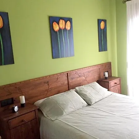House With 5 Bedrooms In With Furnished Terrace 2 Km From The Nyaraló *