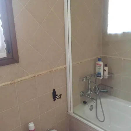 House With 5 Bedrooms In With Furnished Terrace 2 Km From The Nyaraló *